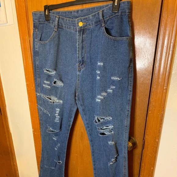 Distressed Ripped High Rise Mom Jeans - Picture 7 of 11
